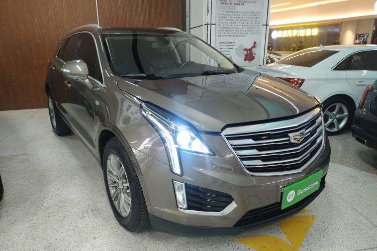 Used Cadillac XT5 2016 25T Luxury Model Front Right 45 Deg