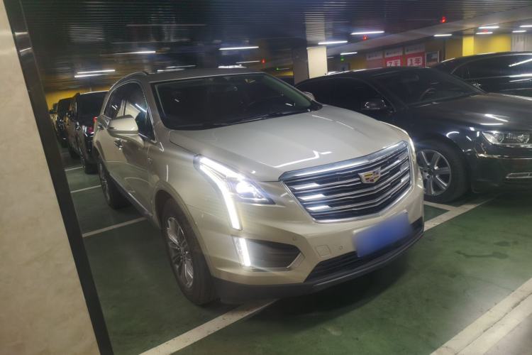 Used Cadillac XT5 2016 28T Four-Wheel Drive Luxury Model Front Right 45 Deg