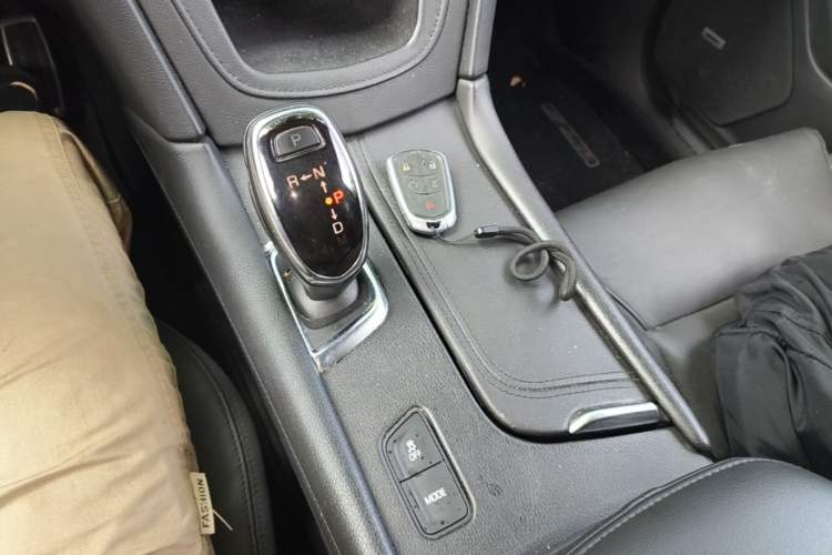 Used Cadillac XT5 2016 25T Luxury Model Gear Lever