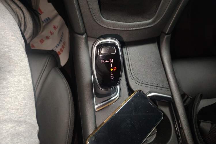 Used Cadillac XT5 2016 25T Luxury Model Gear Lever