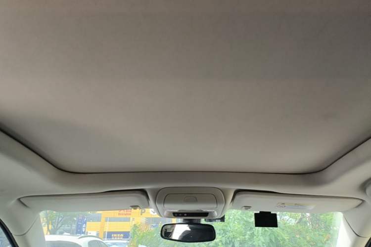 Used Cadillac XT5 2016 25T Luxury Model Headliner