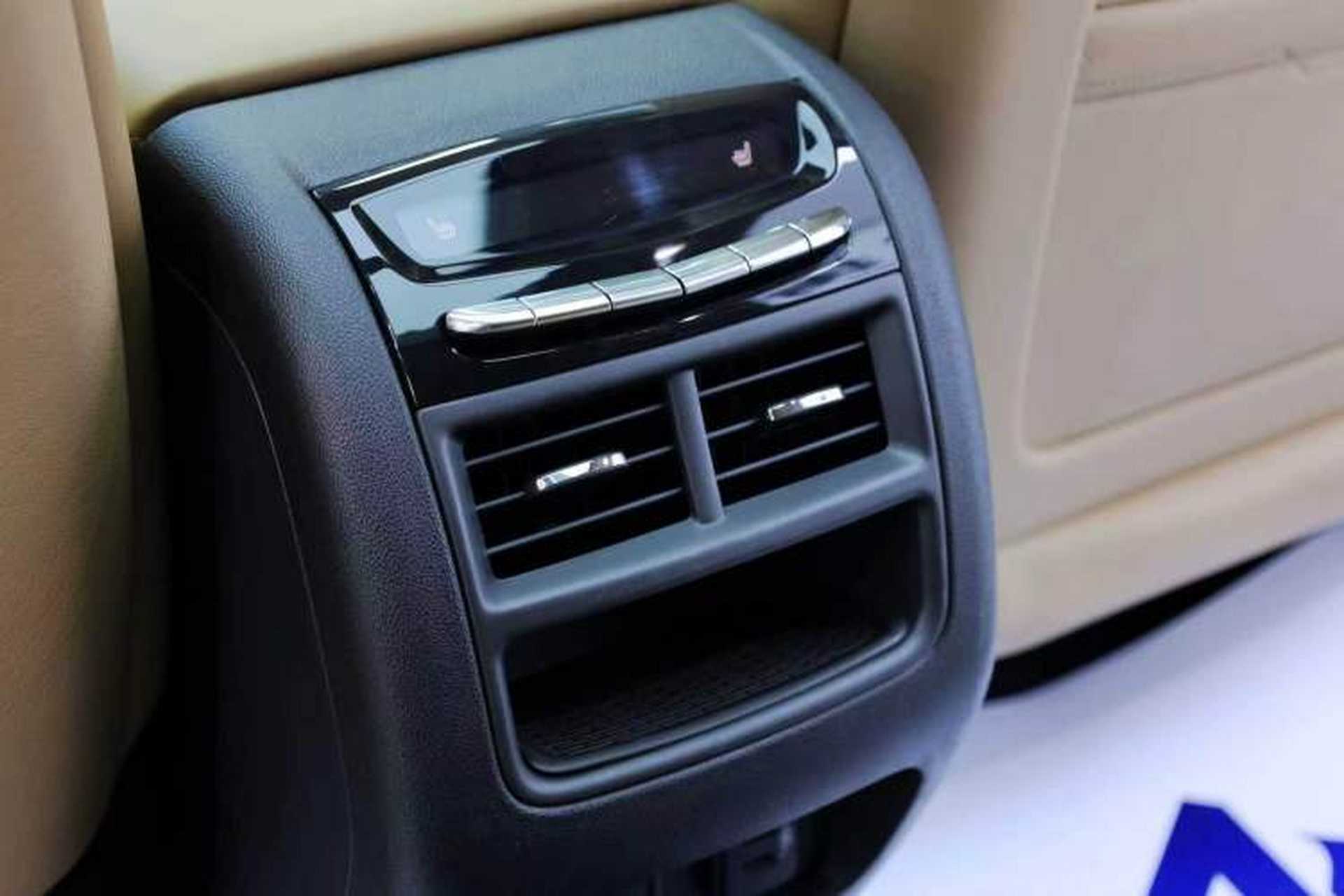 Used Cadillac XT5 2016 28T 4x4 Platinum Edition Interior 11