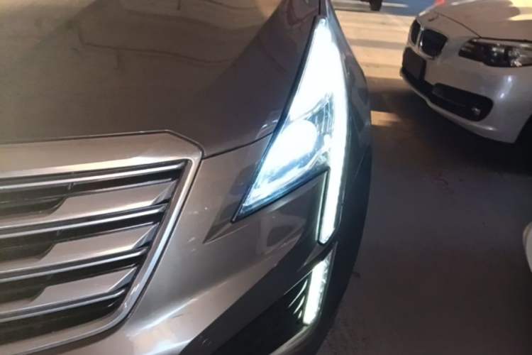 Used Cadillac XT5 2016 28T Four-Wheel Drive Luxury Model Left Front Headlight