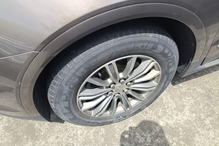 Used Cadillac XT5 2016 25T Luxury Model Left Front Wheel Hub