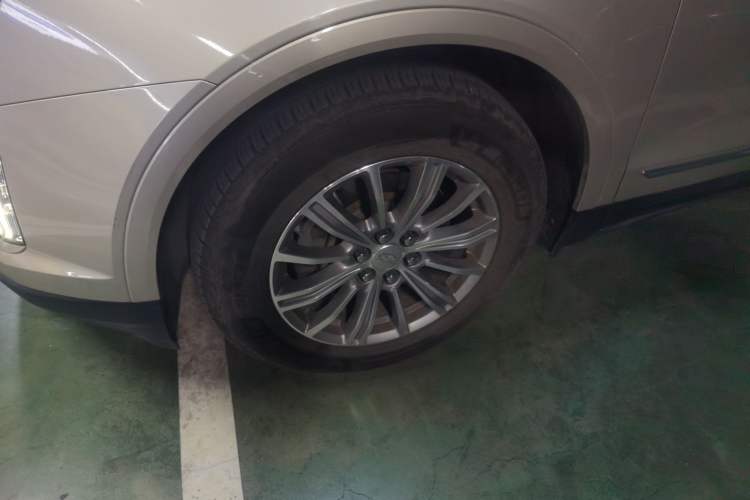 Used Cadillac XT5 2016 28T Four-Wheel Drive Luxury Model Left Front Wheel Hub