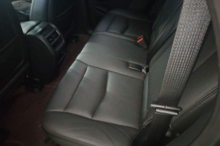 Used Cadillac XT5 2016 25T Luxury Model Left Rear Seat