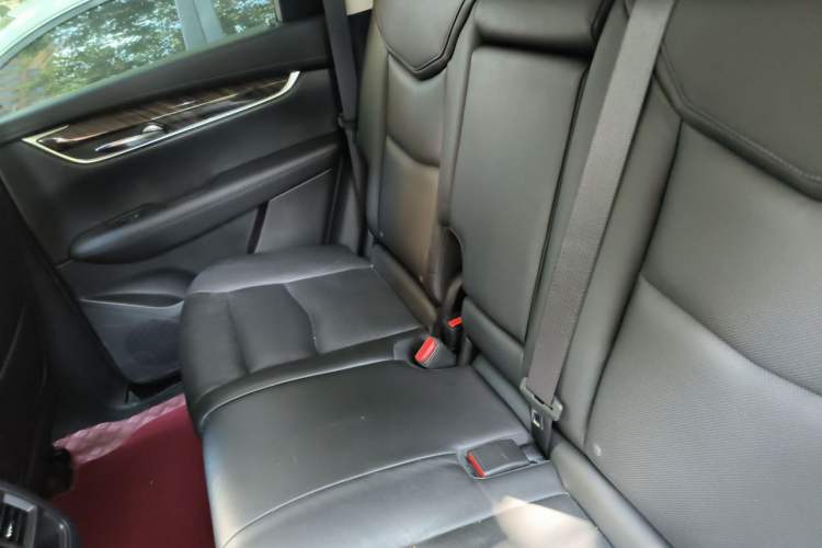Used Cadillac XT5 2016 25T Luxury Model Left Rear Seat