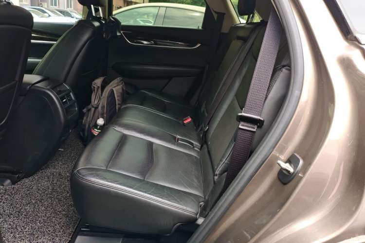 Used Cadillac XT5 2016 28T Four-Wheel Drive Tech Version Left Rear Seat