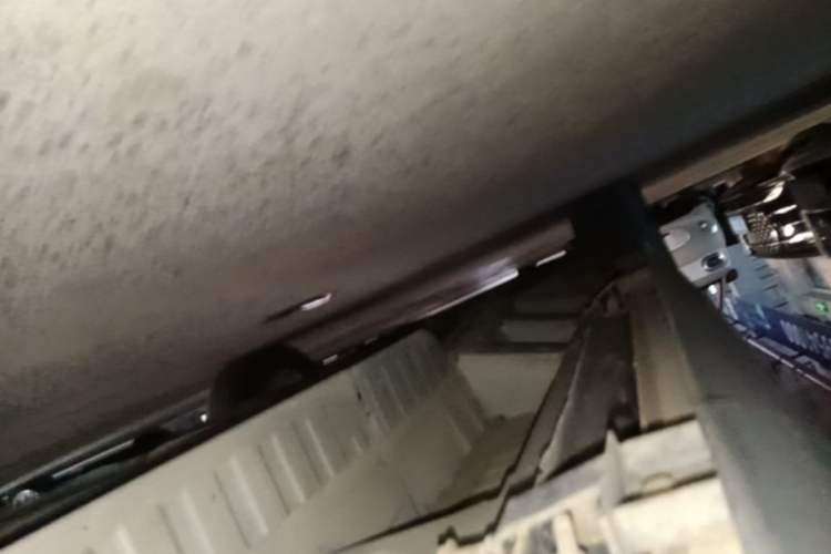 Used Cadillac XT5 2016 28T Four-Wheel Drive Luxury Model Left Side Sill