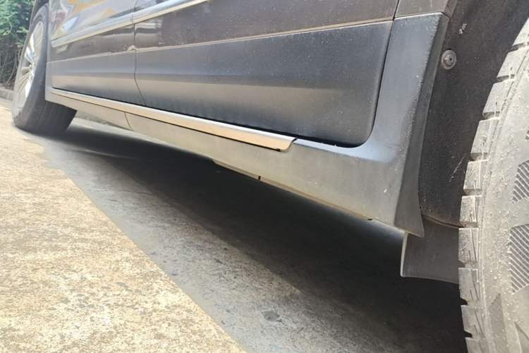 Used Cadillac XT5 2016 25T Luxury Model Left Side Sill