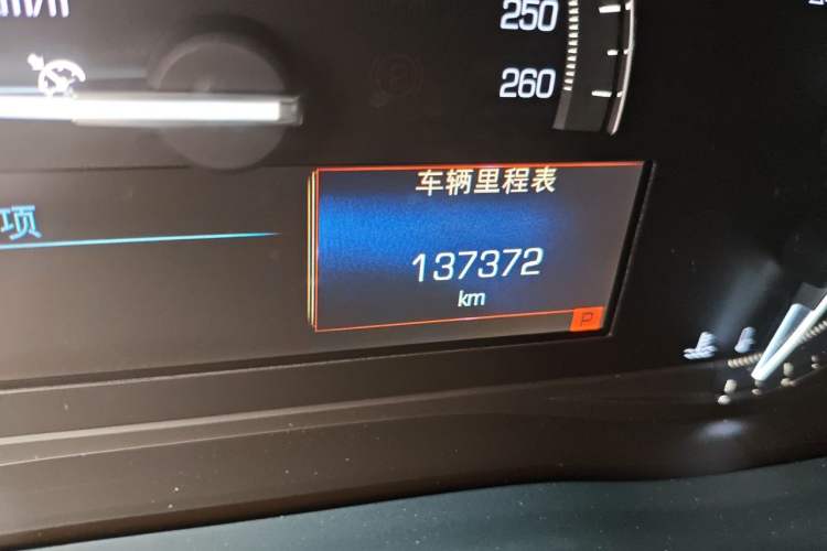 Used Cadillac XT5 2016 28T Four-Wheel Drive Tech Version Odometer Close Up