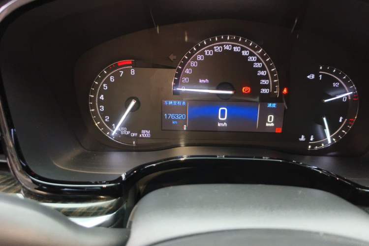 Used Cadillac XT5 2016 28T Four-Wheel Drive Luxury Model Odometer Close Up