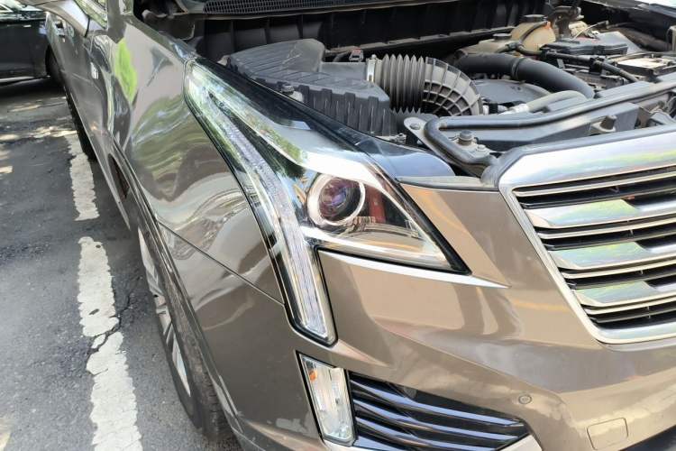 Used Cadillac XT5 2016 25T Luxury Model Right Front Headlight
