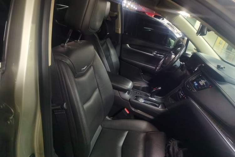 Used Cadillac XT5 2016 28T Four-Wheel Drive Luxury Model Right Front Seat