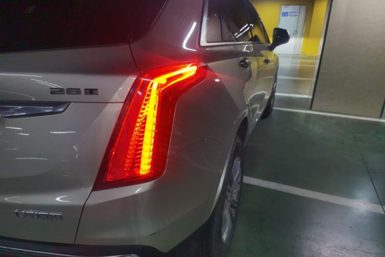 Used Cadillac XT5 2016 28T Four-Wheel Drive Luxury Model Right Rear Taillight