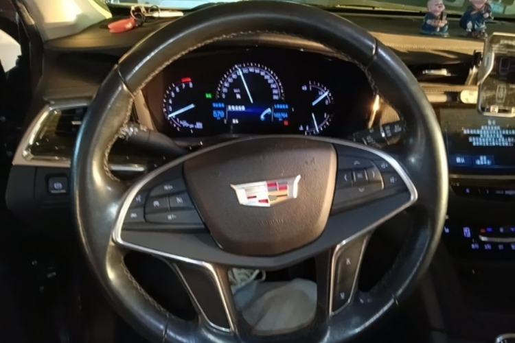 Used Cadillac XT5 2016 28T Four-Wheel Drive Luxury Model Steering Wheel