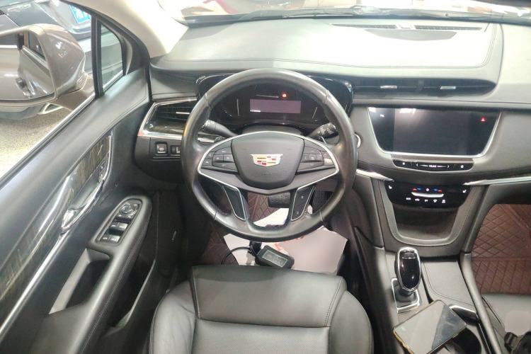 Used Cadillac XT5 2016 25T Luxury Model Steering Wheel