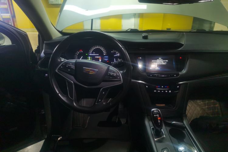 Used Cadillac XT5 2016 28T Four-Wheel Drive Luxury Model Steering Wheel