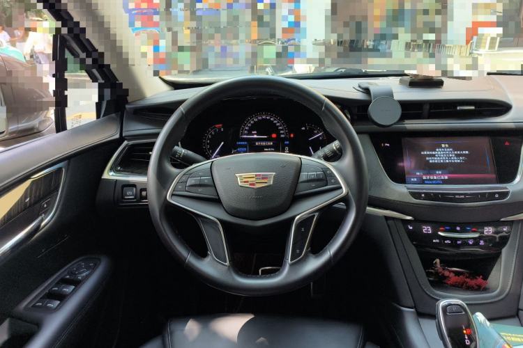 Used Cadillac XT5 2016 25T Luxury Model Steering Wheel