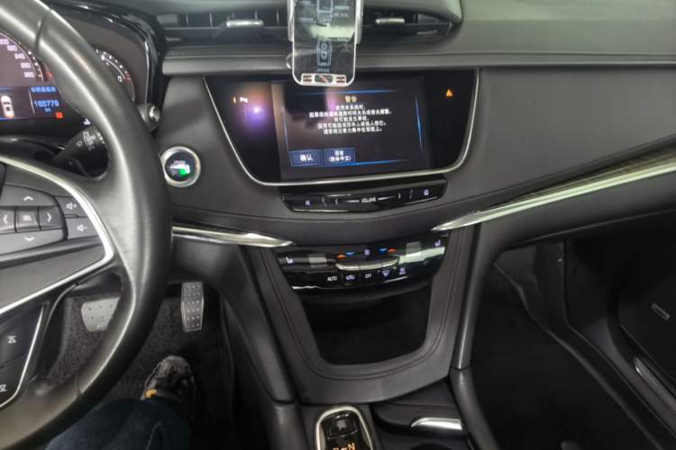 Used Cadillac XT5 2016 28T Four-Wheel Drive Luxury Model Audio And AC Panel