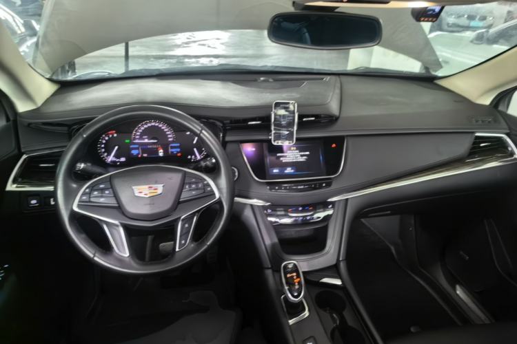 Used Cadillac XT5 2016 28T Four-Wheel Drive Luxury Model Center Console