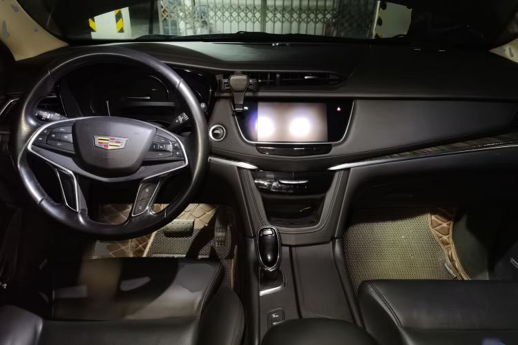 Used Cadillac XT5 2016 28T Four-Wheel Drive Luxury Model Center Console