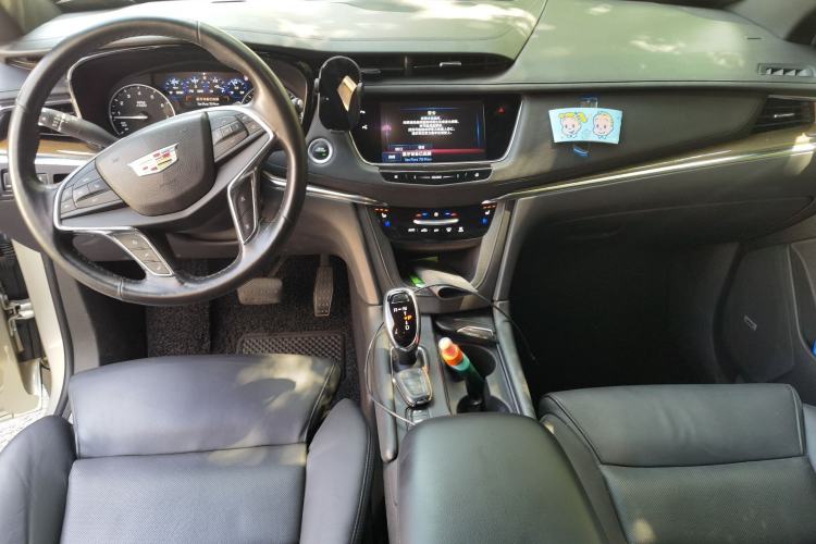 Used Cadillac XT5 2016 28T Four-Wheel-Drive Leading Model Center Console