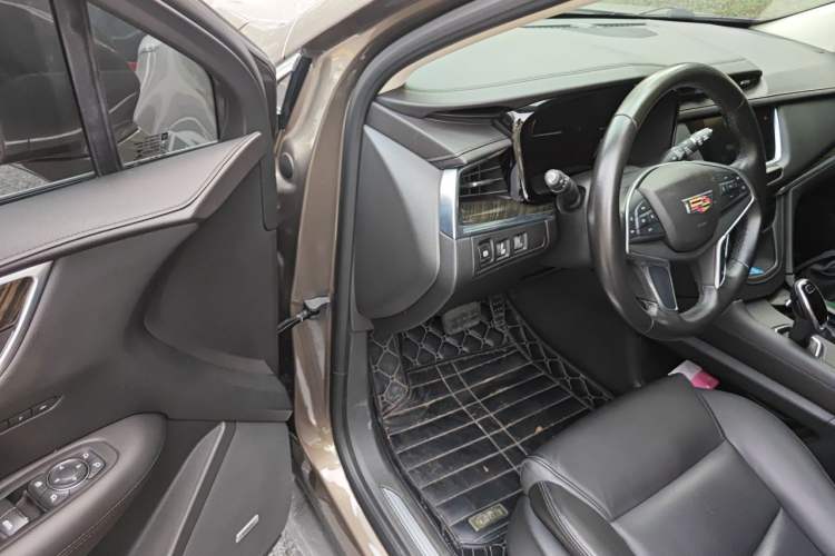 Used Cadillac XT5 2016 25T Luxury Model Driver Seat