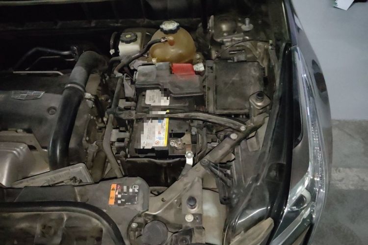 Used Cadillac XT5 2016 25T Luxury Model Engine Bay Left
