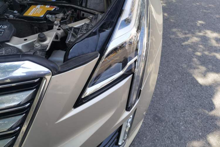 Used Cadillac XT5 2016 28T Four-Wheel-Drive Leading Model Engine Bay Left