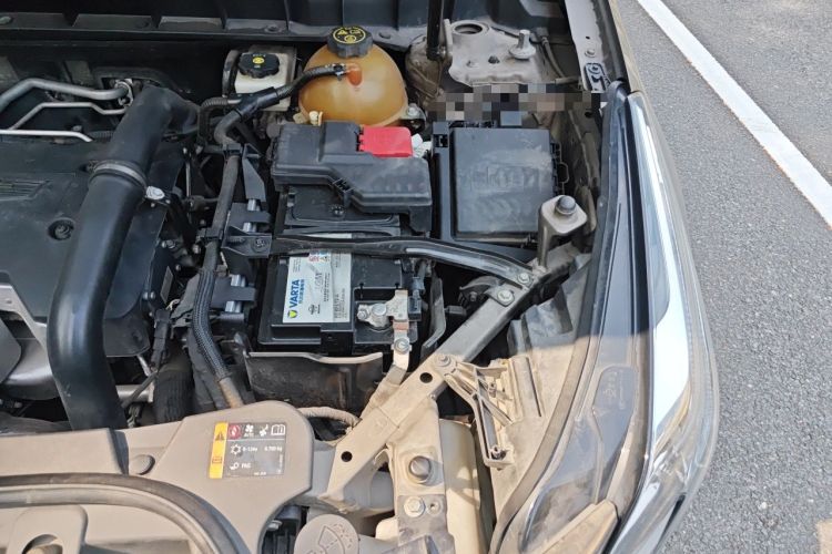 Used Cadillac XT5 2016 25T Luxury Model Engine Bay Left