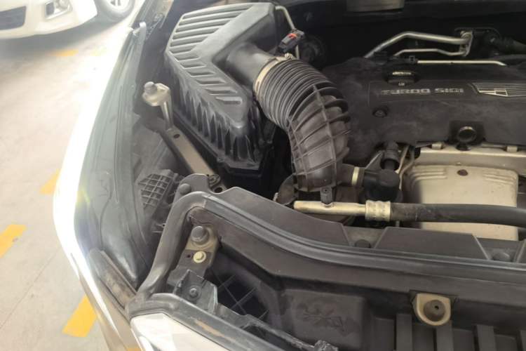 Used Cadillac XT5 2016 28T Four-Wheel Drive Luxury Model Engine Bay Right