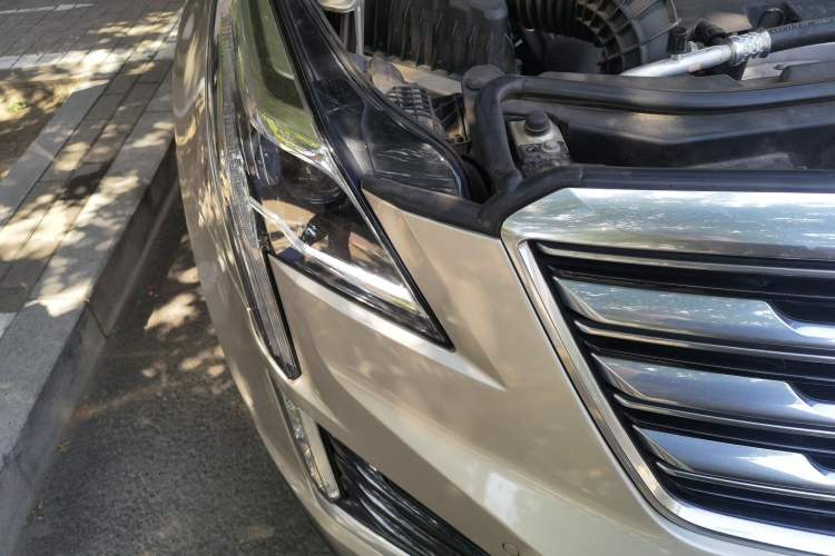 Used Cadillac XT5 2016 28T Four-Wheel-Drive Leading Model Engine Bay Right