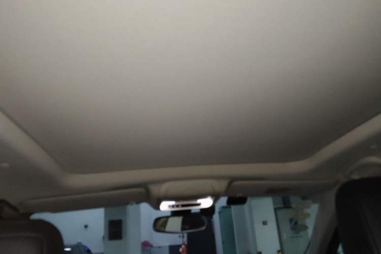 Used Cadillac XT5 2016 25T Luxury Model Headliner