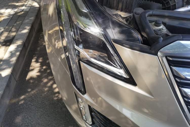 Used Cadillac XT5 2016 28T Four-Wheel-Drive Leading Model Right Front Headlight