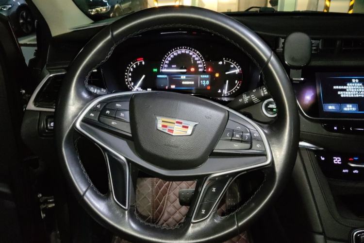 Used Cadillac XT5 2016 25T Luxury Model Steering Wheel