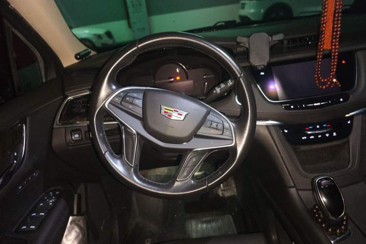 Used Cadillac XT5 2016 28T Four-Wheel Drive Luxury Model Steering Wheel