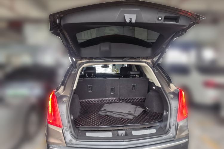 Used Cadillac XT5 2016 28T Four-Wheel Drive Luxury Model Trunk
