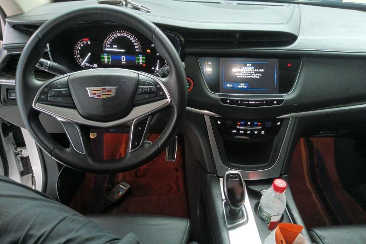 Used Cadillac XT5 2016 28T Four-Wheel Drive Luxury Model Center Console