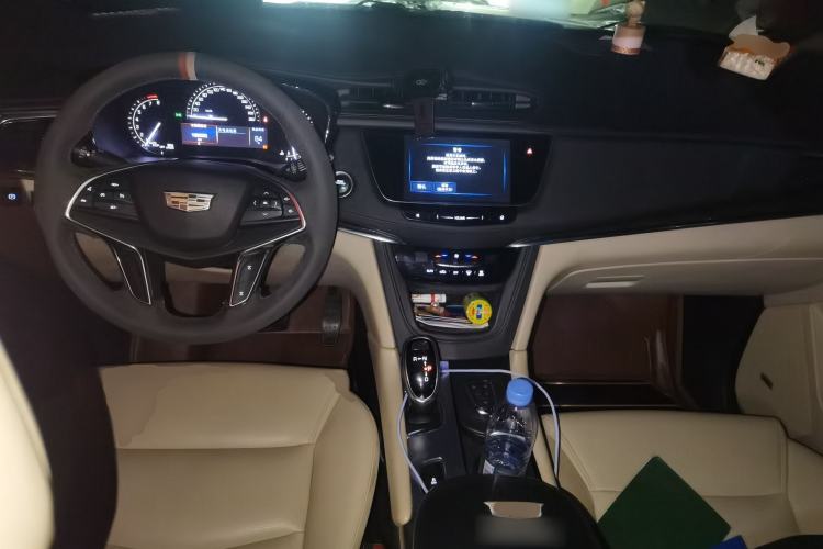 Used Cadillac XT5 2016 25T Tech Edition Center Console