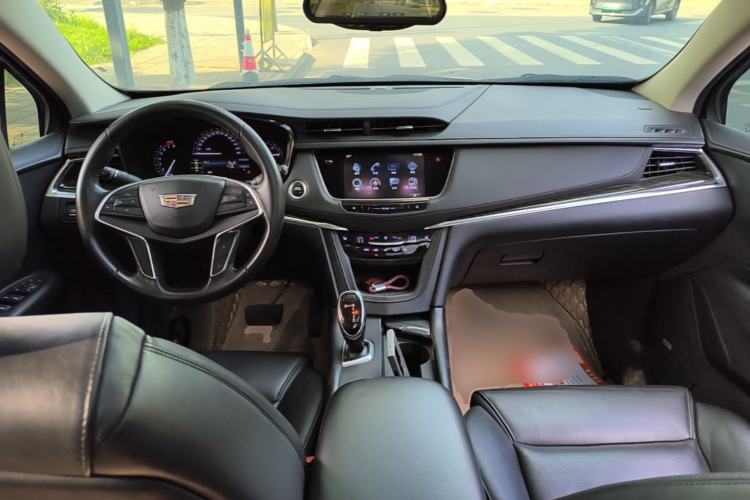 Used Cadillac XT5 2016 25T Luxury Model Center Console