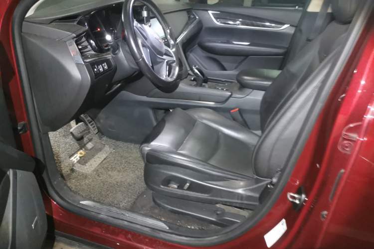 Used Cadillac XT5 2016 25T Luxury Model Driver Seat
