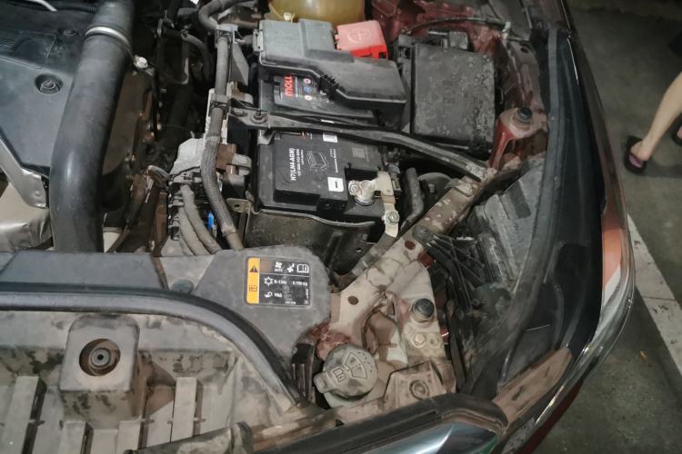 Used Cadillac XT5 2016 25T Luxury Model Engine Bay Left