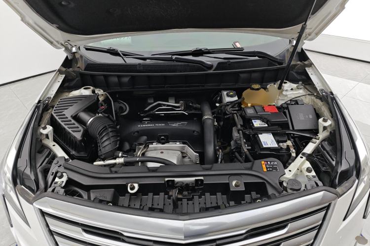 Used Cadillac XT5 2016 25T Luxury Model Engine Bay