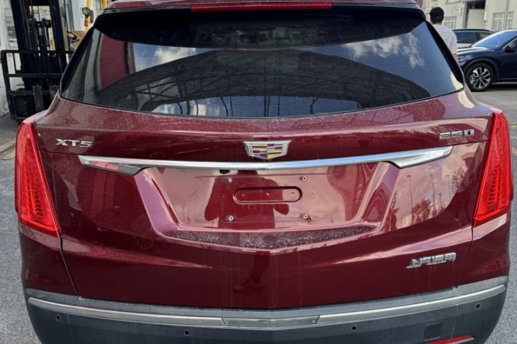 Used Cadillac XT5 2016 25T Luxury Model Exterior 2