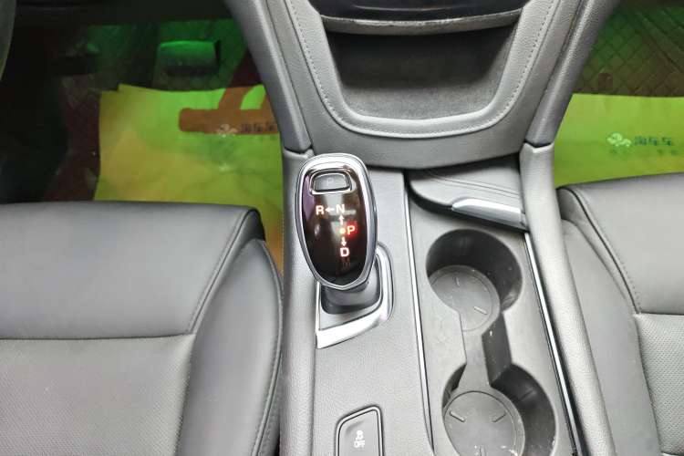 Used Cadillac XT5 2016 25T Luxury Model Gear Lever