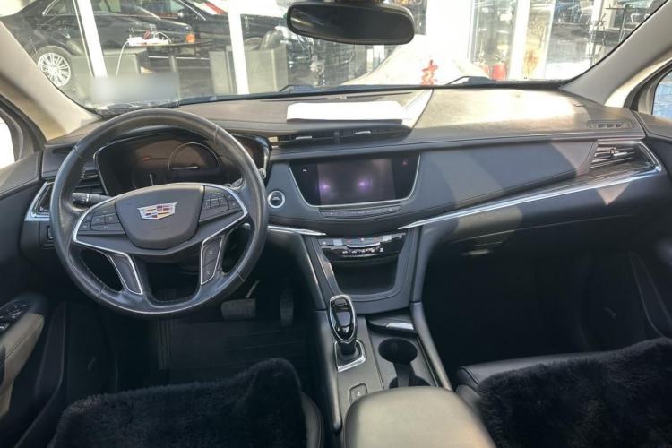 Used Cadillac XT5 2016 25T Luxury Model Interior 1