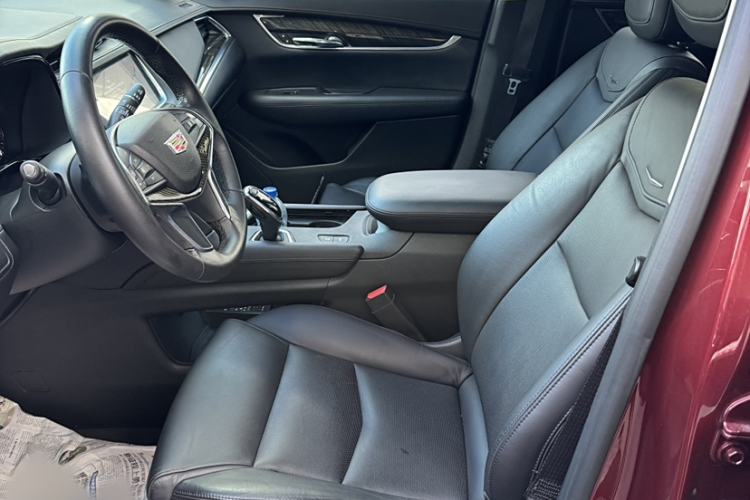 Used Cadillac XT5 2016 25T Luxury Model Interior 3