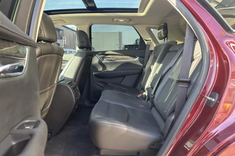 Used Cadillac XT5 2016 25T Luxury Model Interior 7