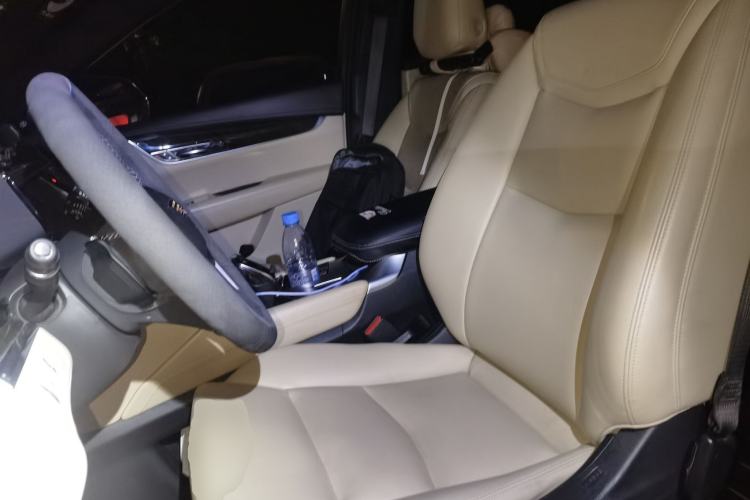 Used Cadillac XT5 2016 25T Tech Edition Left Front Seat